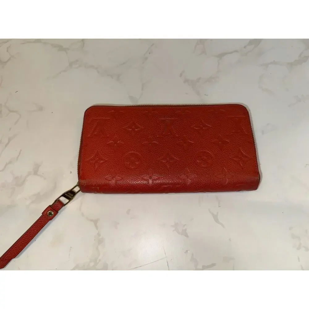 Louis Vuitton Zippy Wallet in Monogram Empreinte Leather - Good Condition